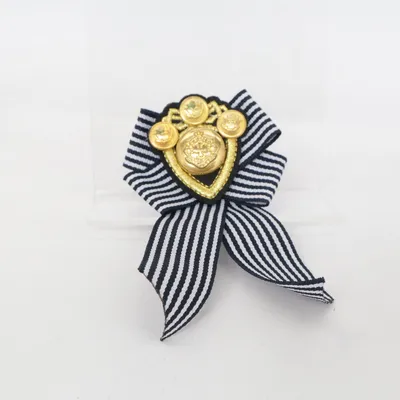 Brooch (Black, White) Unknown metal