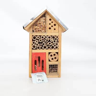 Insekthotel (Brun, Rød, Sølv) fra Rusta