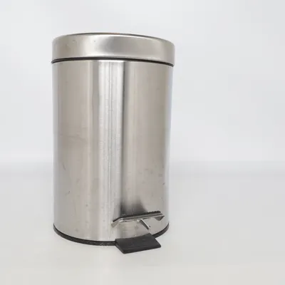 Trash can