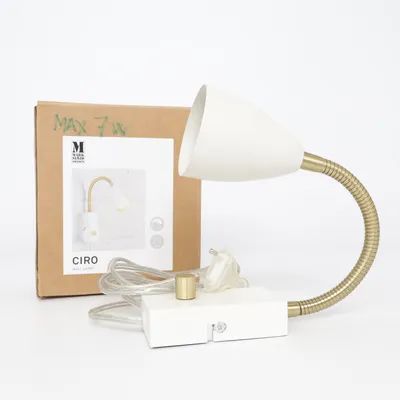 Vägglampa (Ciro) från Markslöjd