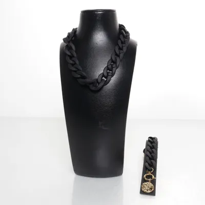 Smyckesset (Svart, Guldfärgad) från Adore Okänd metall