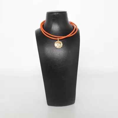 Ras-de-cou (Orange) de Efva Attling Métal inconnu