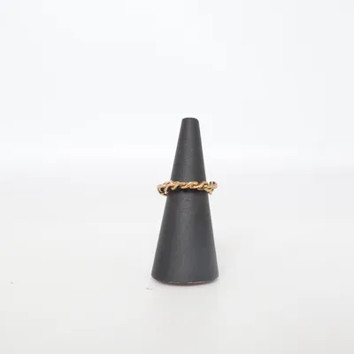 Ring (Guldfärgad) Okänd metall