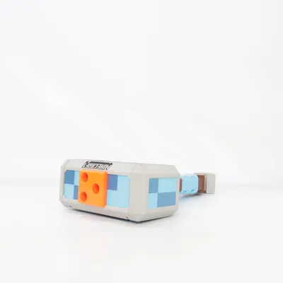 Leksaksvapen (Minecraft Stormlander) från Nerf