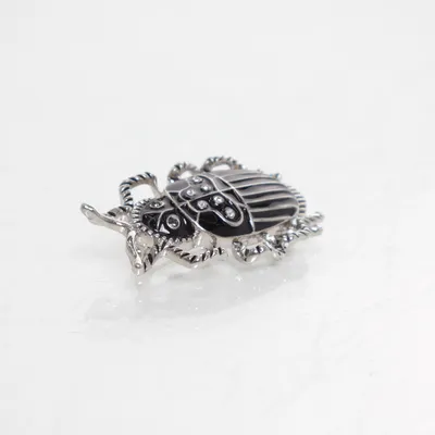 Brosch (Grå, Svart) Okänd metall