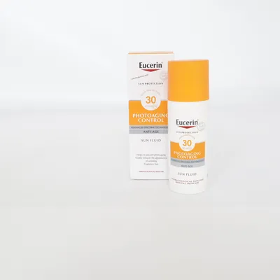 Zonnebrand (Photoaging Control Sun Fluid) van Eucerin