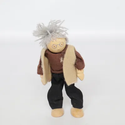 Docka (Brun, Svart, Beige) från Pintoy