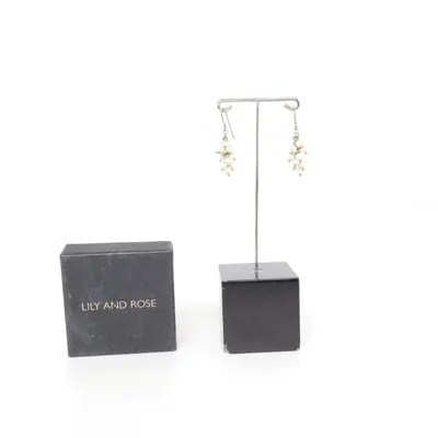 Ohrringe (Weiß, Gold) von Lily and Rose Unbekanntes Metall