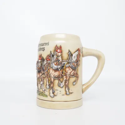 Bierpul (Bierkrug 0,5L mit Pferde - Motiv, Brauerei Buchberg Bayern, Steinzeig, mit Gold glasiertem Boden)