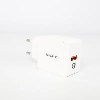 Chargeur de téléphone (S6w3n1c17) de Sandstrom