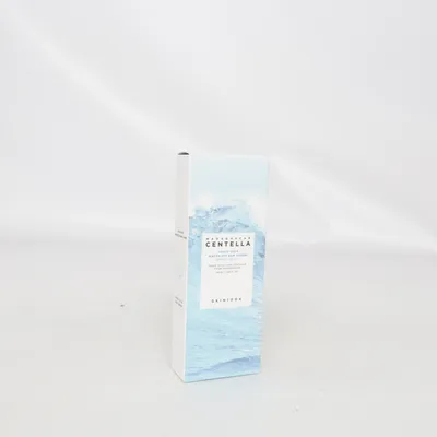 Zonnebrand (Hyalu-Cica Water-Fit Sun Serum) van SKIN1004