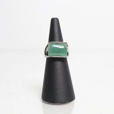 Ring (Silver vintage ring with a green stone) van Vintage Onbekend materiaal