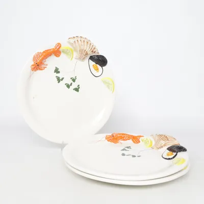 Bord (Bassano • italiensk keramik • handmålad • tallrik • serveringsfat • skaldjursmotiv • hummer • snäckor • Made in Italy • vintage • majolika • coastal decor • Italian summer • tablescape • fisherman aesthetic) van Bassano