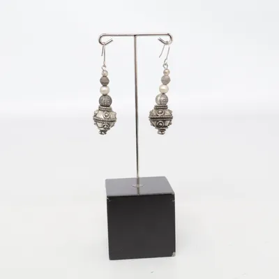 Örhängen (Silverfärgad) Okänd metall