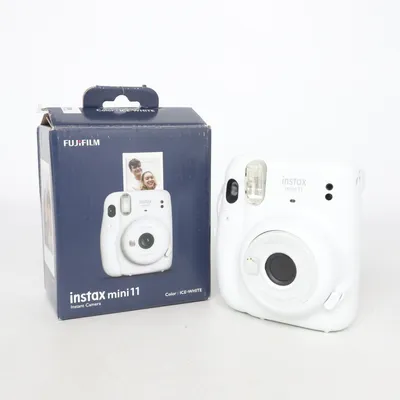 Polaroidkamera (Instax Mini 11) von Fujifilm