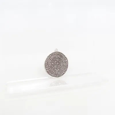 Hänge (Silverfärgad) Okänd metall