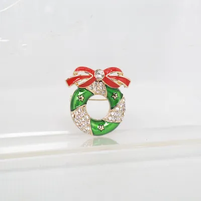 Brooch (Green, Red, Multicolored) Unknown metal