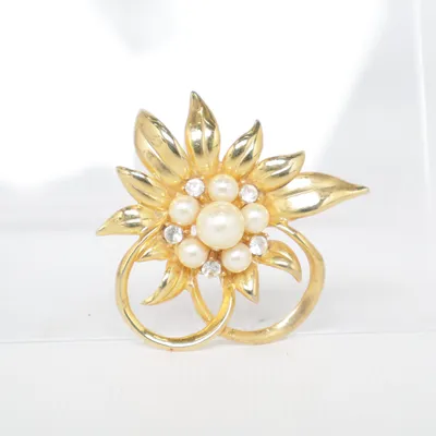 Broche (Or) Métal inconnu