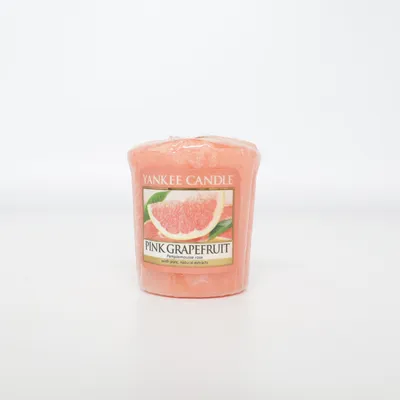 Duftlys (Pink Grapefruit) fra Yankee Candle