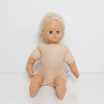Docka (Beige, Vit) från Skrållan