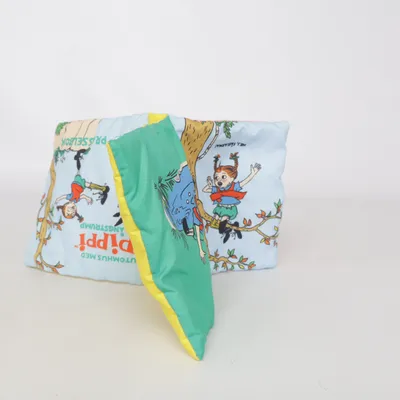 Babyspielzeug (Prasselbok) von Kärnan