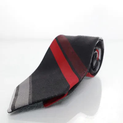 Slips (Svart, Röd, Grå) från Portia