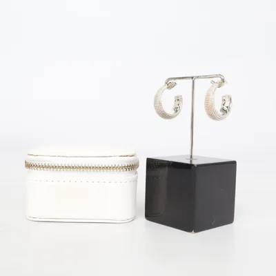 Boucles d'oreilles (Argent) de Ani Métal inconnu