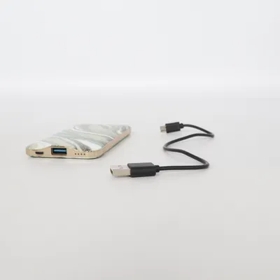 Powerbank fra iDeal of Sweden