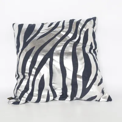 Coussin décoratif (Argent, Noir) de Livia