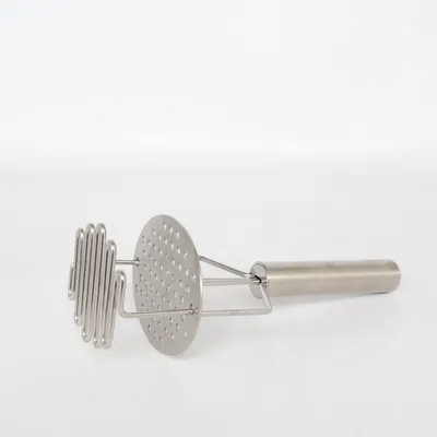 Potatispress (Silverfärgad) från Coline