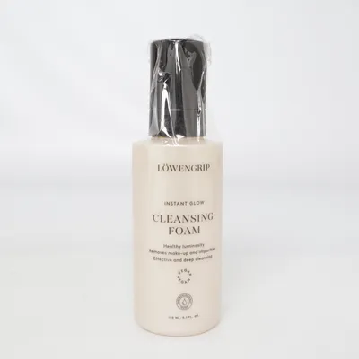 Facial cleanser (Instant Glow Cleansing Foam) from Löwengrip