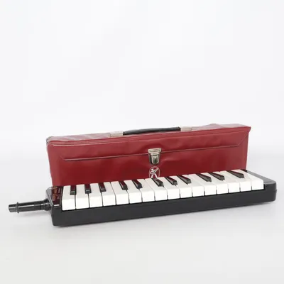 Melodica (Melodica Piano 27) from Hohner