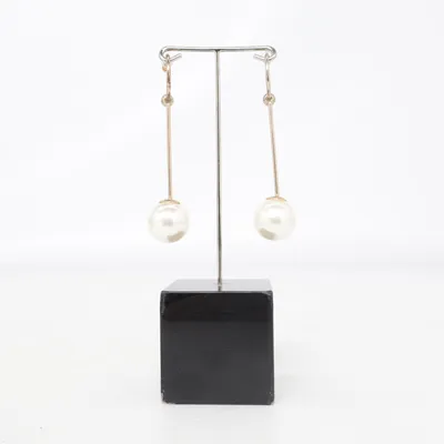 Örhängen (Vit, Guldfärgad) från Anthropologie Okänd metall