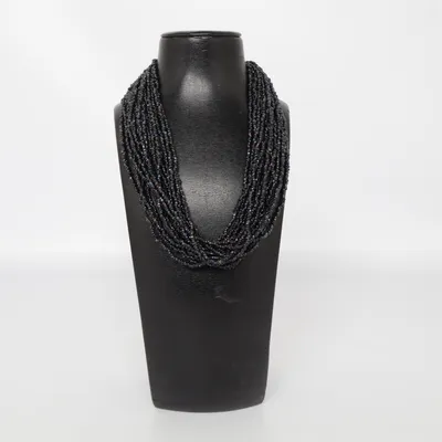Halsband (Svart) Okänd metall