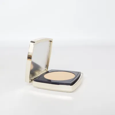 Palette de fards à paupières (Double Wear Stay-In-Place Matte Powder Foundation) de Estée Lauder