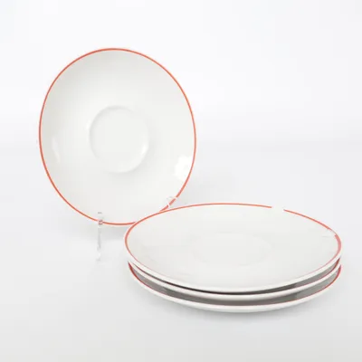 Assiett (Vit, Röd) från Mariehult Sweden