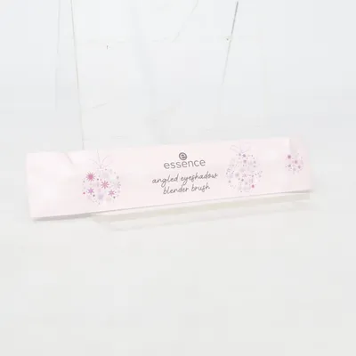 Pinceau de maquillage (Angled Eyeshadow Blender Brush) de Essence