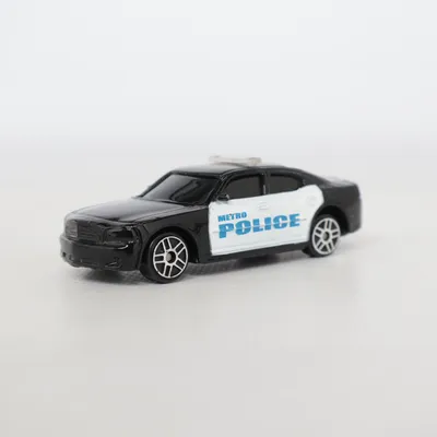 Toy car (2006 Dodge Charger) from Maisto