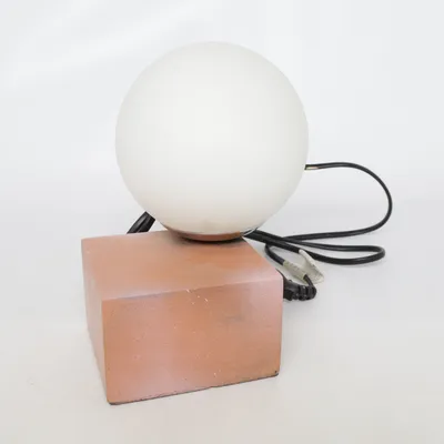 Bordslampa (17-Xc51) från Søstrene Grene