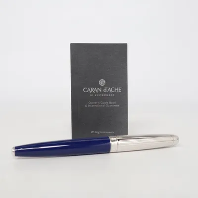 Pen (Blå, Sølv) fra Caran d'Ache