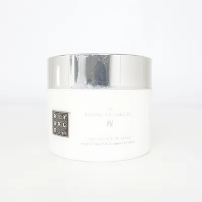 Body butter (The Ritual Of Sakura) fra Rituals