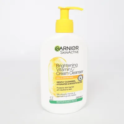 Gezichtsreiniger (Brightening Vitamin C Cream Cleanser) van Garnier