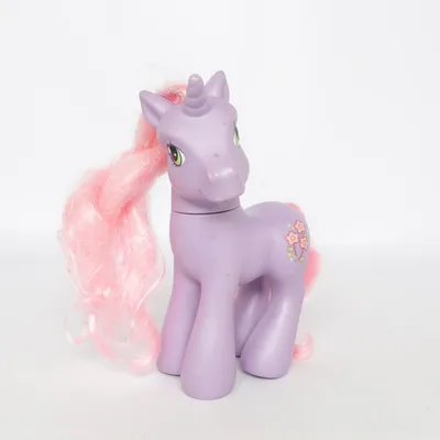 Leksaksdjur (Lila, Rosa) från Hasbro