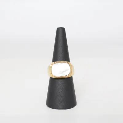 Ring (Guldfärgad, Vit) Okänd metall
