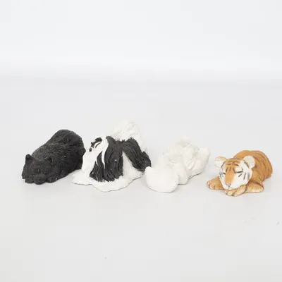 Figurin (B25 SHIH TZU, BLACK/WHITE) från Sandicast