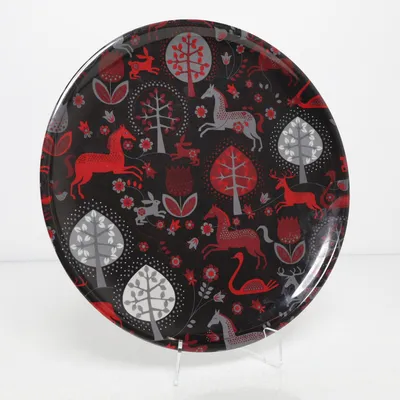 Bricka (Svart, Grå, Röd) från Hemtex