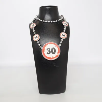 Halsband (Silverfärgad, Röd, Vit) Okänd metall