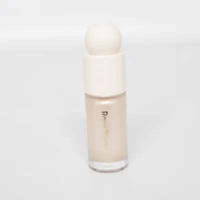 Foundation (ENLIGHTEN) från Rare Beauty