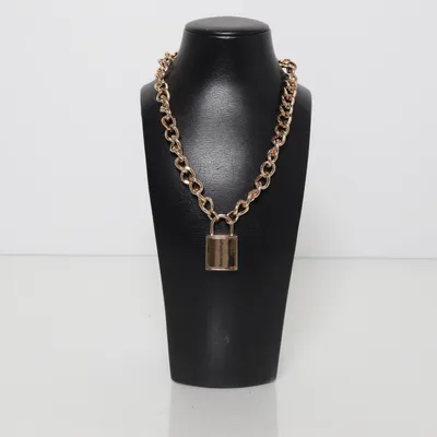 Halsband (Guldfärgad) från PrettyLittleThing Okänd metall