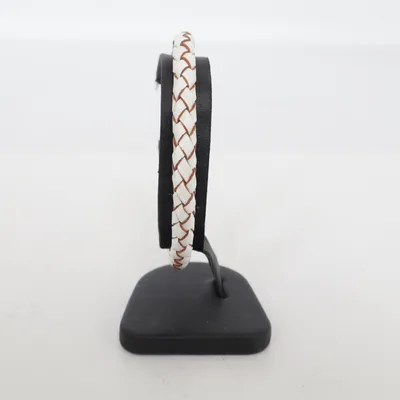 Armband (Vit) från Skultuna Okänd metall